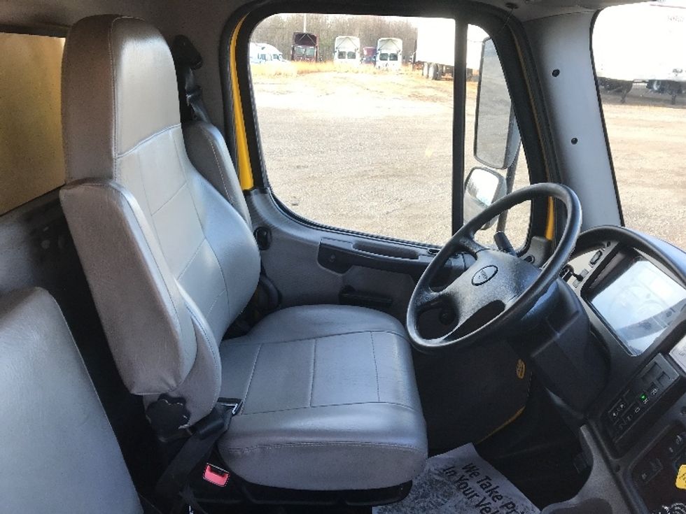 Medium Duty Box Truck-Light and Medium Duty Trucks-Freightliner-2020-M2-Pottsville-PA-225,645\n\t\tmiles-$ 36,000 - Image 22