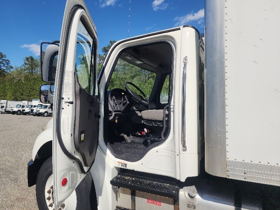 Medium Duty Box Truck-Light and Medium Duty Trucks-Freightliner-2020-M2-Prince George-VA-163,245\n\t\tmiles-$ 61,500 - Image 16