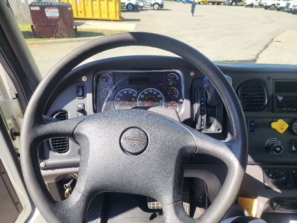 Medium Duty Box Truck-Light and Medium Duty Trucks-Freightliner-2020-M2-Prince George-VA-163,245\n\t\tmiles-$ 61,500 - Image 18