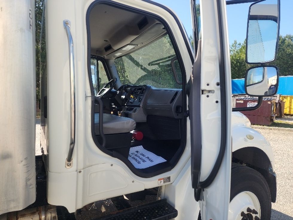 Medium Duty Box Truck-Light and Medium Duty Trucks-Freightliner-2020-M2-Prince George-VA-163,245\n\t\tmiles-$ 61,500 - Image 20