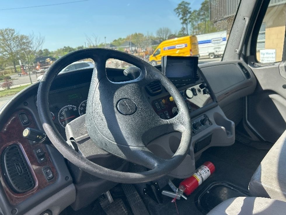 Medium Duty Box Truck-Light and Medium Duty Trucks-Freightliner-2020-M2-Prince George-VA-182,347\n\t\tmiles-$ 43,250 - Image 17