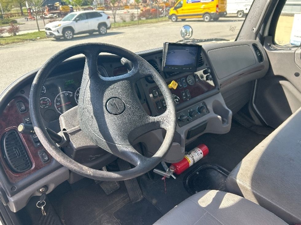 Medium Duty Box Truck-Light and Medium Duty Trucks-Freightliner-2020-M2-Prince George-VA-182,347\n\t\tmiles-$ 43,250 - Image 18