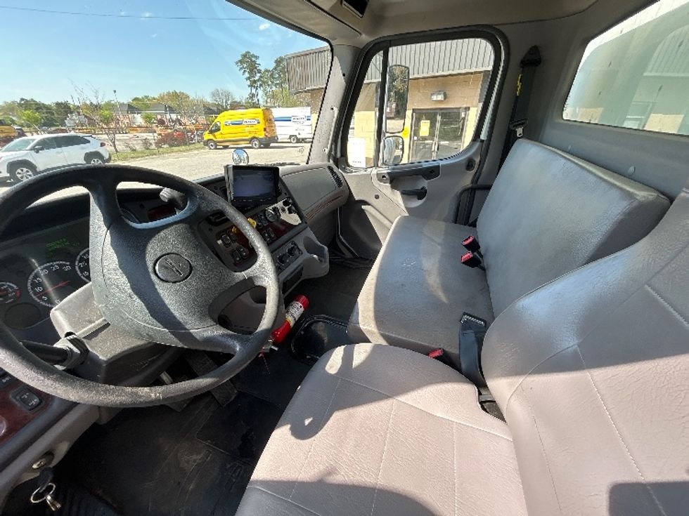 Medium Duty Box Truck-Light and Medium Duty Trucks-Freightliner-2020-M2-Prince George-VA-182,347\n\t\tmiles-$ 43,250 - Image 19