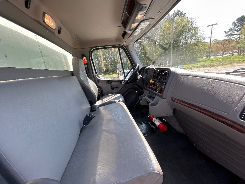 Medium Duty Box Truck-Light and Medium Duty Trucks-Freightliner-2020-M2-Prince George-VA-182,347\n\t\tmiles-$ 43,250 - Image 22