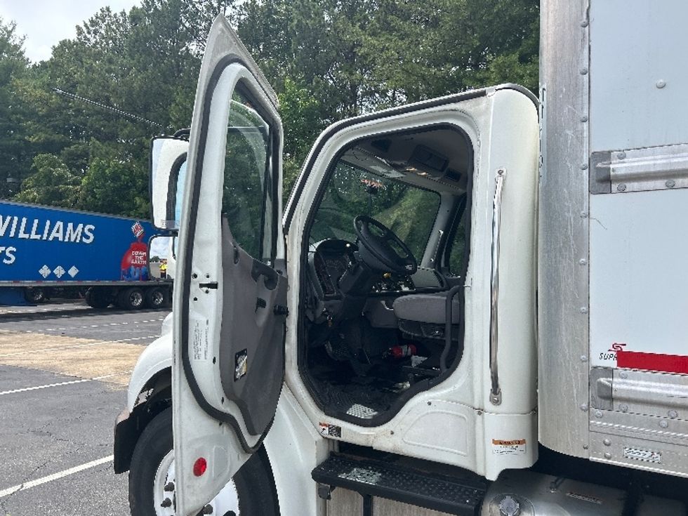 Medium Duty Box Truck-Light and Medium Duty Trucks-Freightliner-2020-M2-Prince George-VA-183,602\n\t\tmiles-$ 48,500 - Image 16