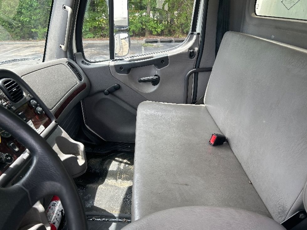 Medium Duty Box Truck-Light and Medium Duty Trucks-Freightliner-2020-M2-Prince George-VA-183,602\n\t\tmiles-$ 48,500 - Image 19