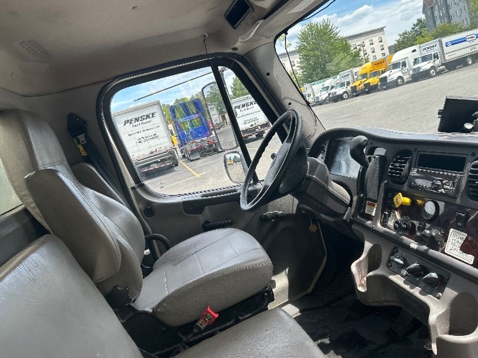 Medium Duty Box Truck-Light and Medium Duty Trucks-Freightliner-2020-M2-Prince George-VA-183,602\n\t\tmiles-$ 48,500 - Image 22