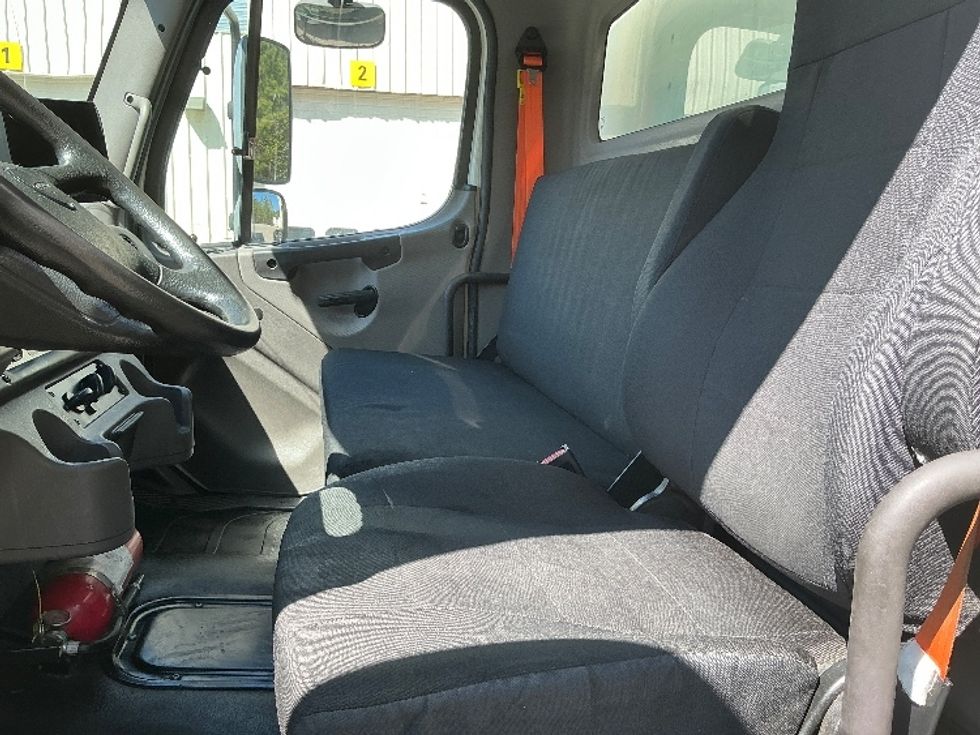 Medium Duty Box Truck-Light and Medium Duty Trucks-Freightliner-2020-M2-Prince George-VA-187,202\n\t\tmiles-$ 43,000 - Image 19