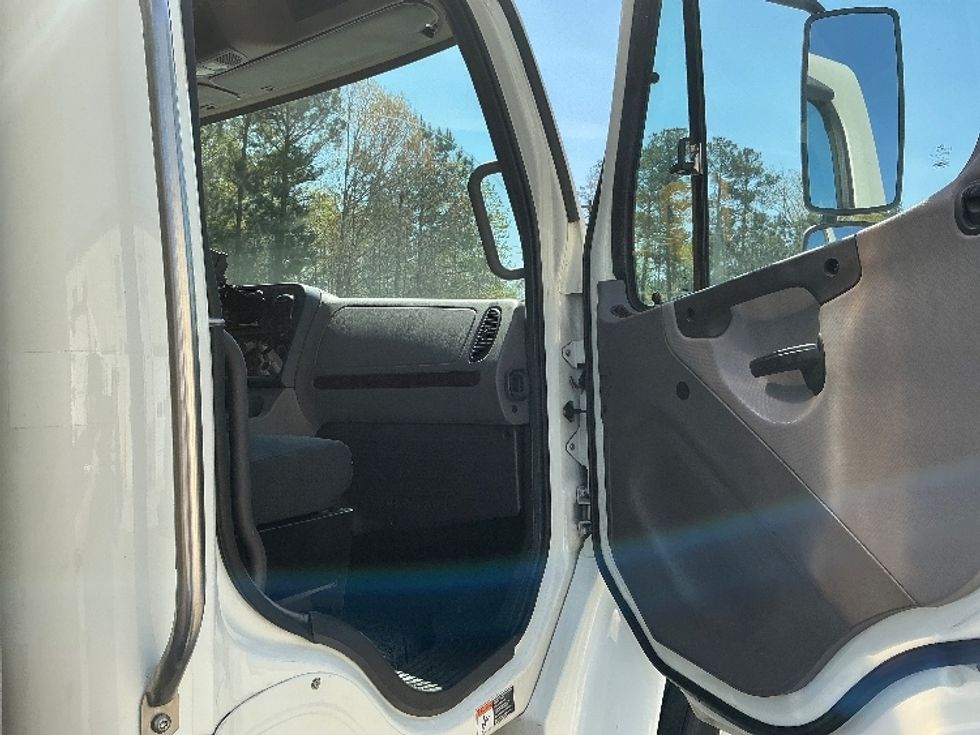 Medium Duty Box Truck-Light and Medium Duty Trucks-Freightliner-2020-M2-Prince George-VA-187,202\n\t\tmiles-$ 43,000 - Image 20