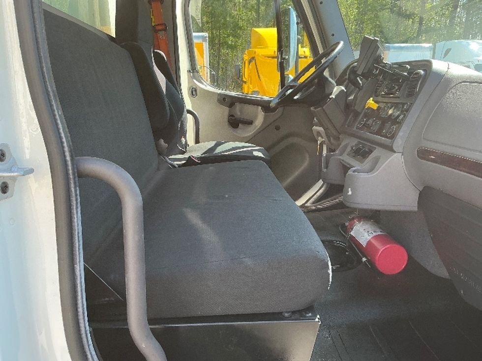 Medium Duty Box Truck-Light and Medium Duty Trucks-Freightliner-2020-M2-Prince George-VA-187,202\n\t\tmiles-$ 43,000 - Image 22