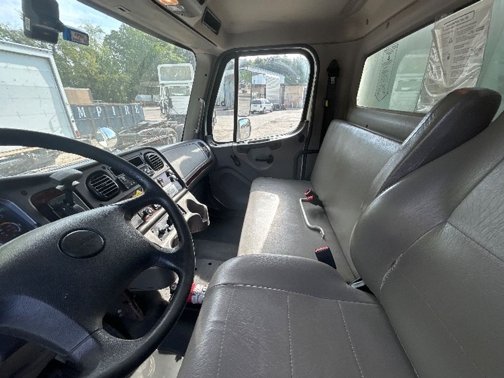 Medium Duty Box Truck-Light and Medium Duty Trucks-Freightliner-2020-M2-Prince George-VA-191,775\n\t\tmiles-$ 51,000 - Image 19