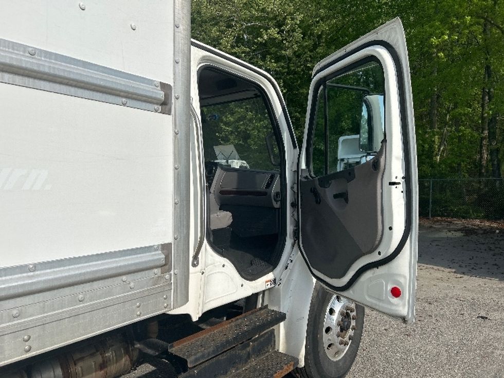 Medium Duty Box Truck-Light and Medium Duty Trucks-Freightliner-2020-M2-Prince George-VA-191,775\n\t\tmiles-$ 51,000 - Image 20