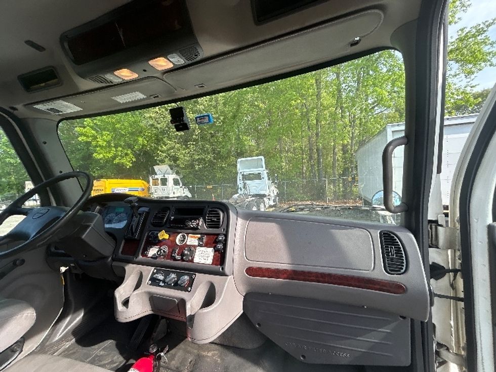 Medium Duty Box Truck-Light and Medium Duty Trucks-Freightliner-2020-M2-Prince George-VA-191,775\n\t\tmiles-$ 51,000 - Image 21