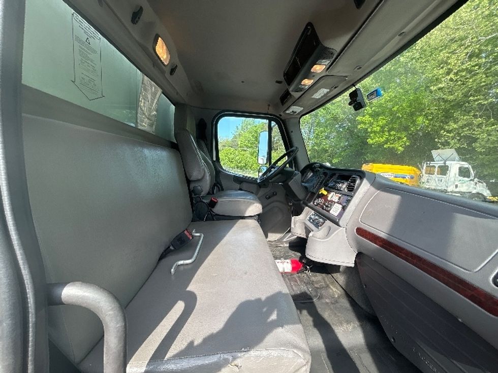 Medium Duty Box Truck-Light and Medium Duty Trucks-Freightliner-2020-M2-Prince George-VA-191,775\n\t\tmiles-$ 51,000 - Image 22