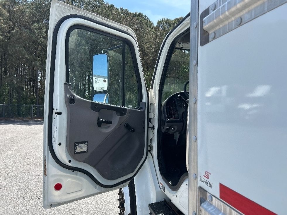Medium Duty Box Truck-Light and Medium Duty Trucks-Freightliner-2020-M2-Prince George-VA-197,293\n\t\tmiles-$ 51,000 - Image 16