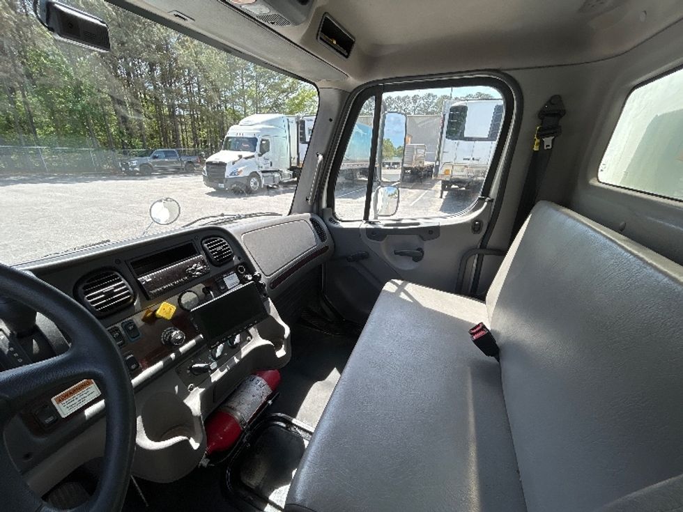 Medium Duty Box Truck-Light and Medium Duty Trucks-Freightliner-2020-M2-Prince George-VA-197,293\n\t\tmiles-$ 51,000 - Image 19