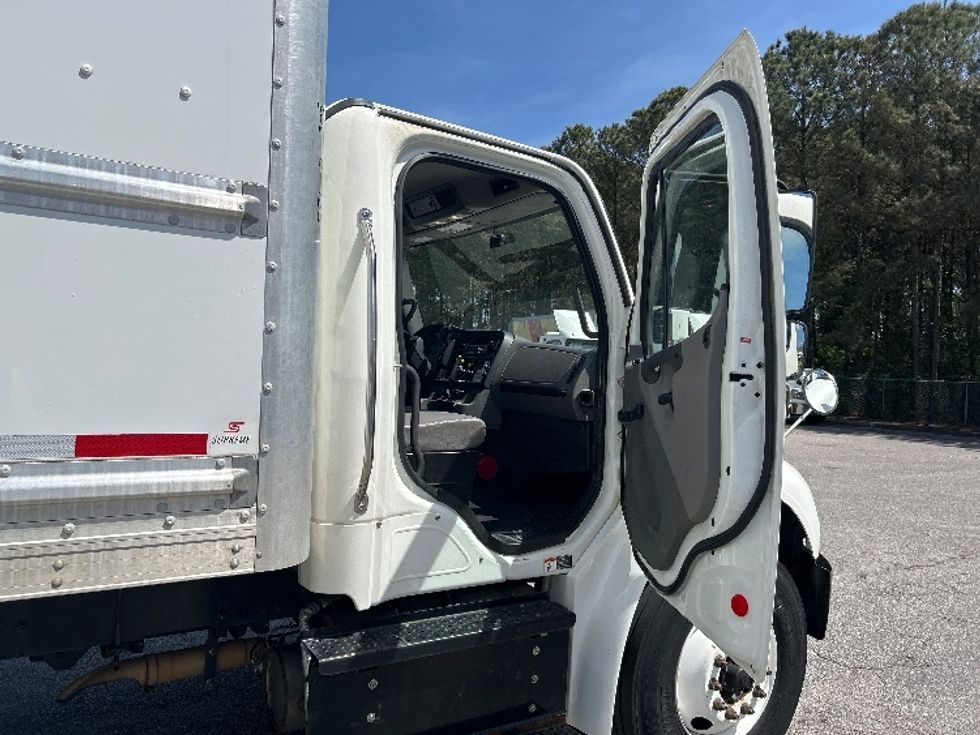 Medium Duty Box Truck-Light and Medium Duty Trucks-Freightliner-2020-M2-Prince George-VA-197,293\n\t\tmiles-$ 51,000 - Image 20