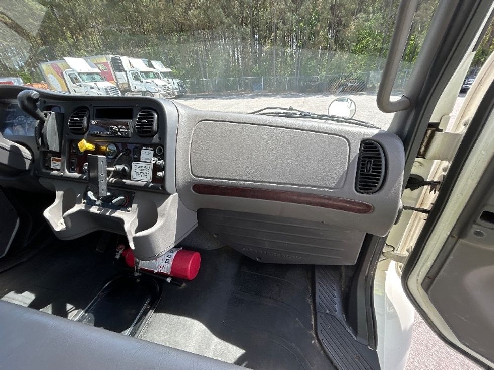 Medium Duty Box Truck-Light and Medium Duty Trucks-Freightliner-2020-M2-Prince George-VA-197,293\n\t\tmiles-$ 51,000 - Image 21