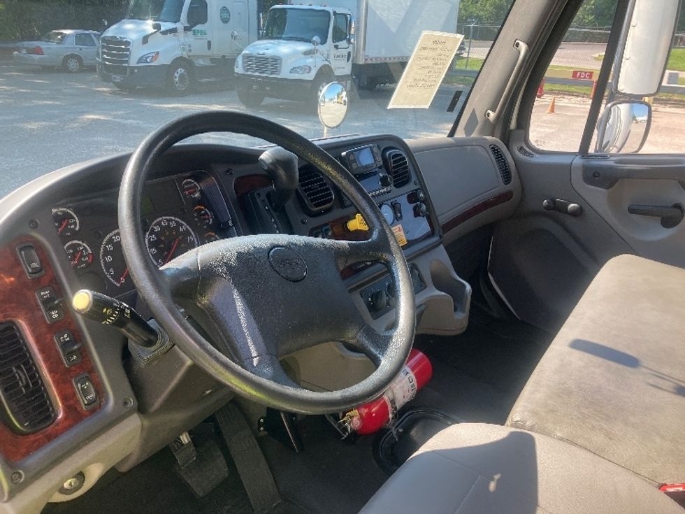Medium Duty Box Truck-Light and Medium Duty Trucks-Freightliner-2020-M2-Prince George-VA-202,038\n\t\tmiles-$ 56,750 - Image 17