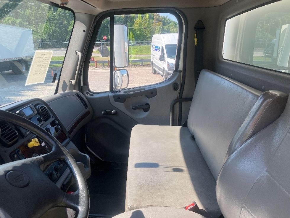 Medium Duty Box Truck-Light and Medium Duty Trucks-Freightliner-2020-M2-Prince George-VA-202,038\n\t\tmiles-$ 56,750 - Image 19