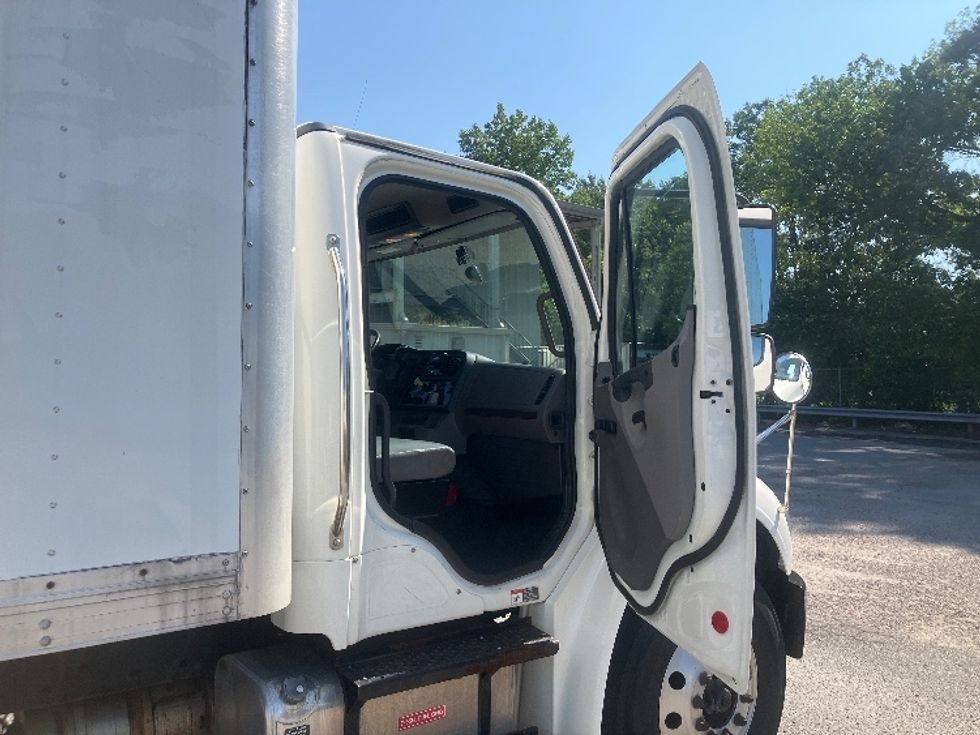 Medium Duty Box Truck-Light and Medium Duty Trucks-Freightliner-2020-M2-Prince George-VA-202,038\n\t\tmiles-$ 56,750 - Image 20