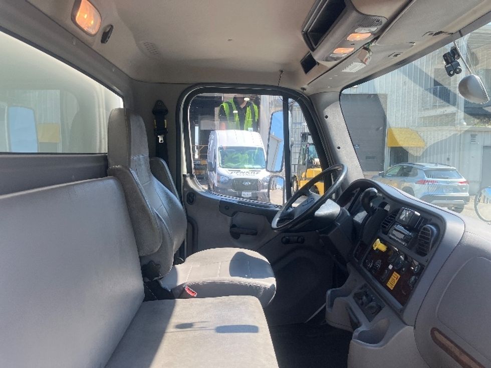 Medium Duty Box Truck-Light and Medium Duty Trucks-Freightliner-2020-M2-Prince George-VA-202,038\n\t\tmiles-$ 56,750 - Image 22