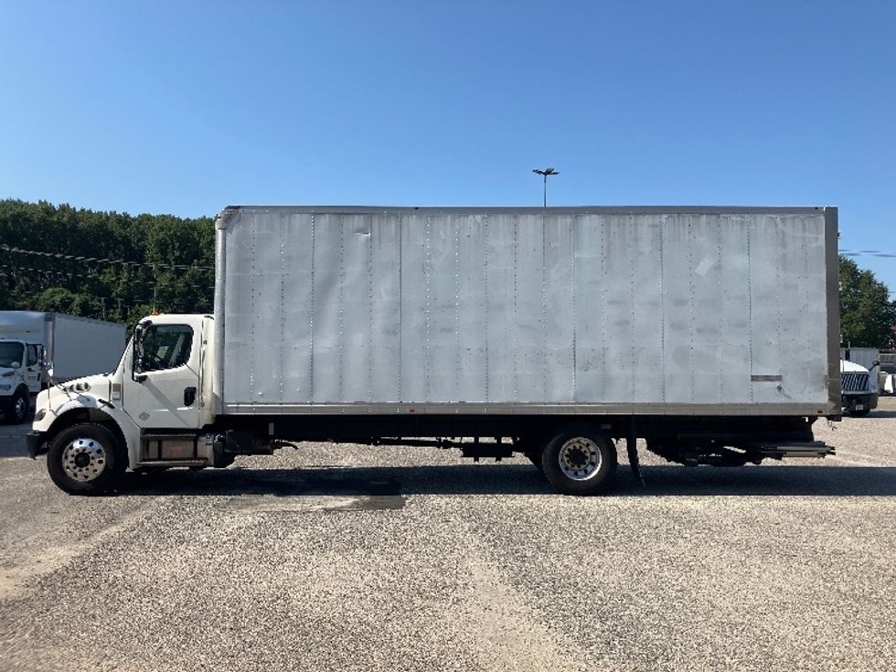 Medium Duty Box Truck-Light and Medium Duty Trucks-Freightliner-2020-M2-Prince George-VA-202,038\n\t\tmiles-$ 56,750 - Image 4