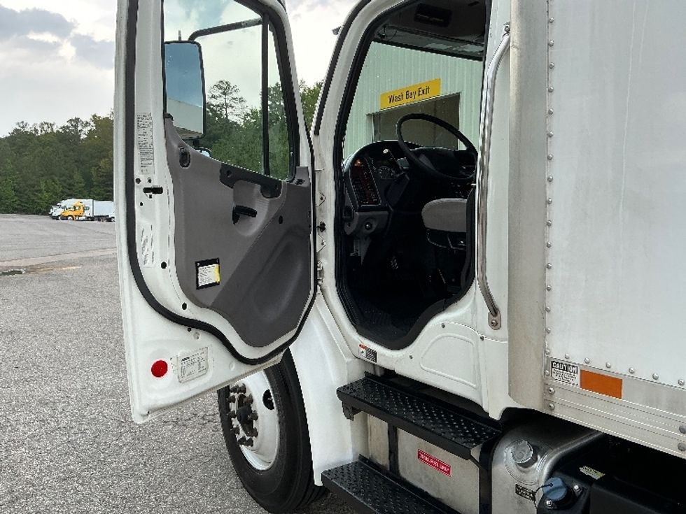 Medium Duty Box Truck-Light and Medium Duty Trucks-Freightliner-2020-M2-Prince George-VA-213,215\n\t\tmiles-$ 53,250 - Image 16