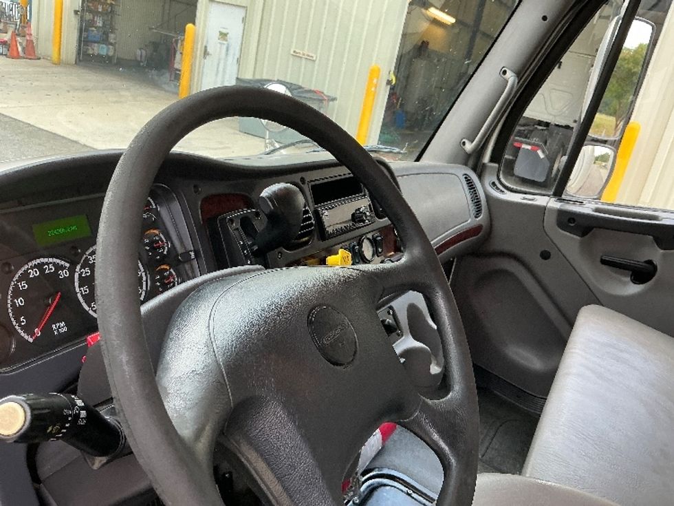 Medium Duty Box Truck-Light and Medium Duty Trucks-Freightliner-2020-M2-Prince George-VA-213,215\n\t\tmiles-$ 53,250 - Image 17