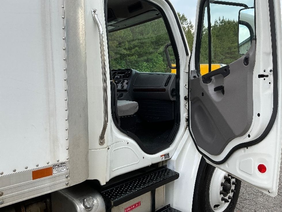 Medium Duty Box Truck-Light and Medium Duty Trucks-Freightliner-2020-M2-Prince George-VA-213,215\n\t\tmiles-$ 53,250 - Image 20