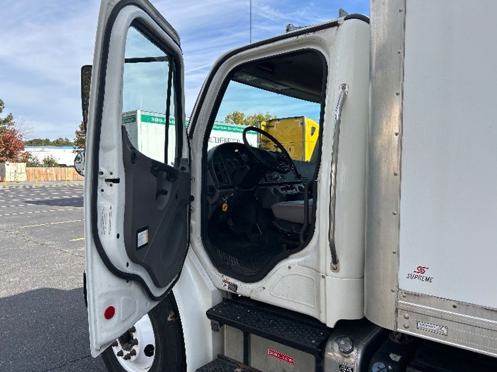 Medium Duty Box Truck-Light and Medium Duty Trucks-Freightliner-2020-M2-Prince George-VA-230,226\n\t\tmiles-$ 40,750 - Image 16
