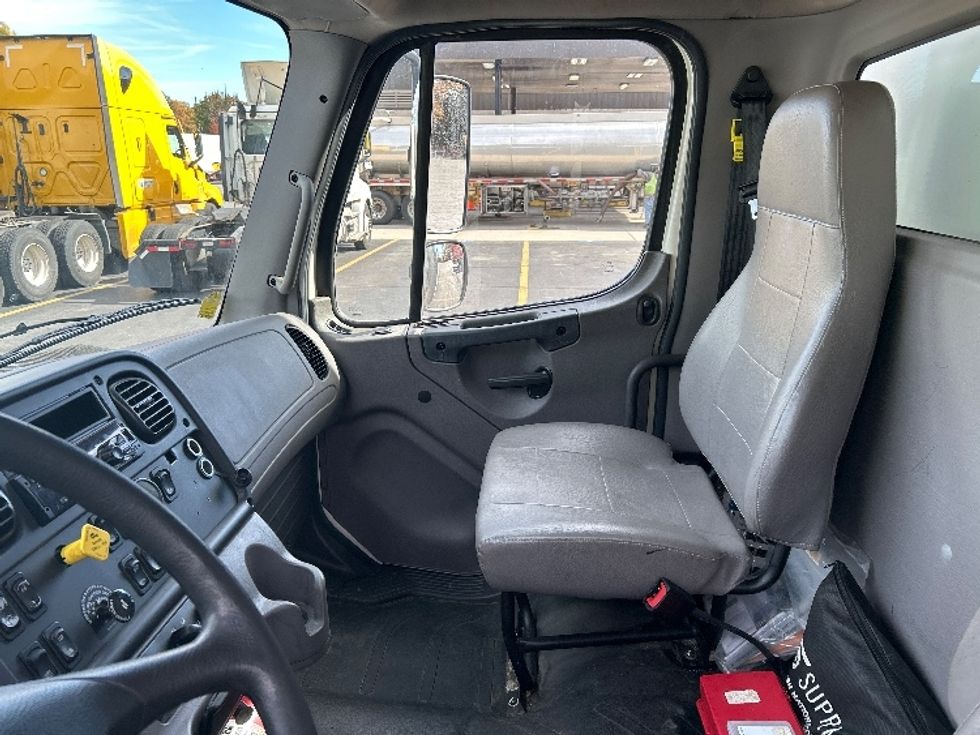 Medium Duty Box Truck-Light and Medium Duty Trucks-Freightliner-2020-M2-Prince George-VA-230,226\n\t\tmiles-$ 40,750 - Image 19