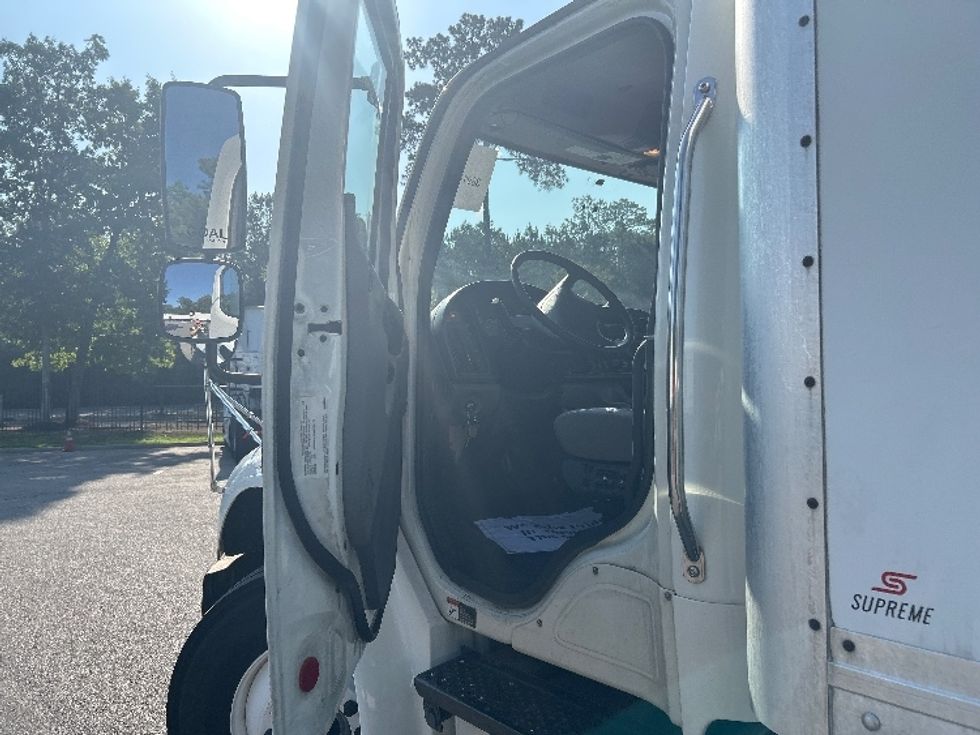 Medium Duty Box Truck-Light and Medium Duty Trucks-Freightliner-2020-M2-Prince George-VA-329,383\n\t\tmiles-$ 25,250 - Image 15