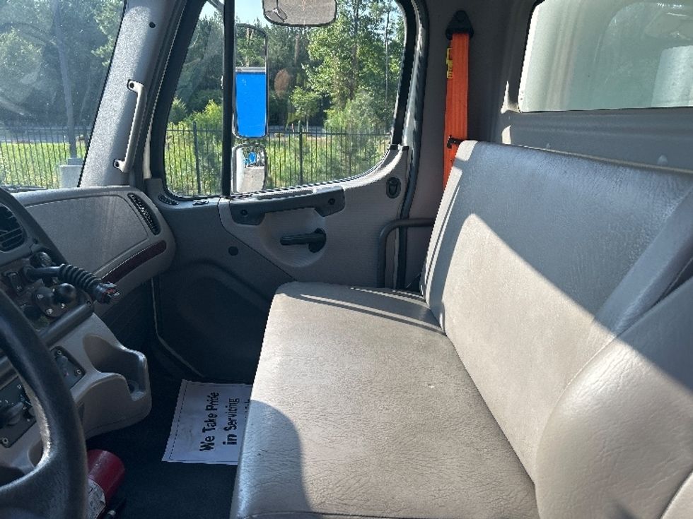 Medium Duty Box Truck-Light and Medium Duty Trucks-Freightliner-2020-M2-Prince George-VA-329,383\n\t\tmiles-$ 25,250 - Image 18