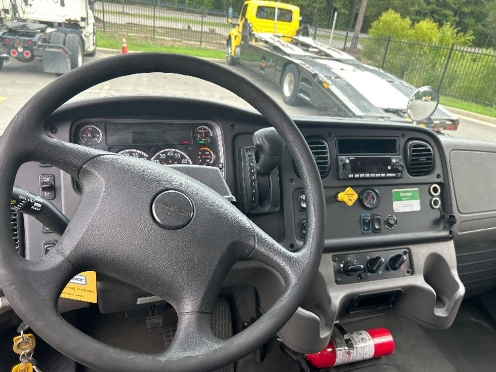Medium Duty Box Truck-Light and Medium Duty Trucks-Freightliner-2020-M2-Prince George-VA-339,694\n\t\tmiles-$ 24,250 - Image 18