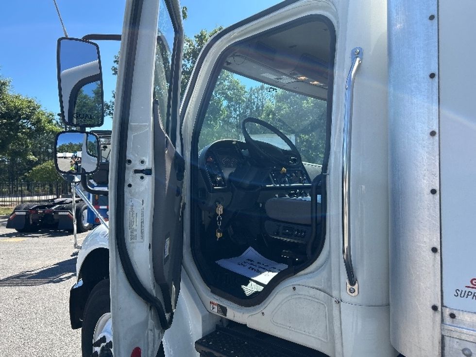 Medium Duty Box Truck-Light and Medium Duty Trucks-Freightliner-2020-M2-Prince George-VA-355,430\n\t\tmiles-$ 22,250 - Image 16