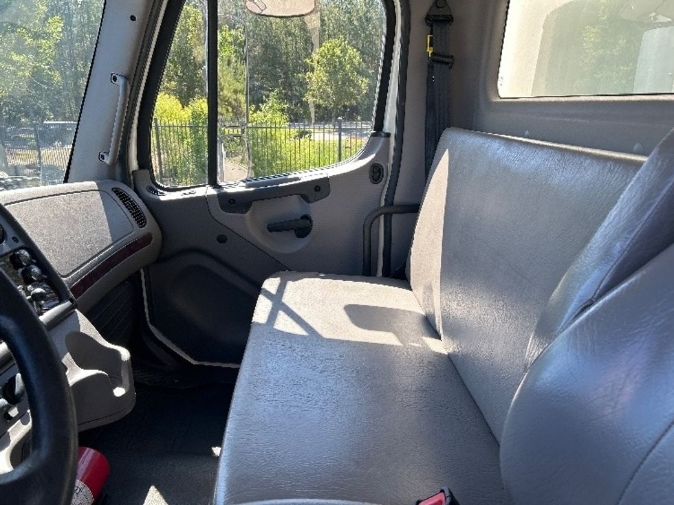 Medium Duty Box Truck-Light and Medium Duty Trucks-Freightliner-2020-M2-Prince George-VA-355,430\n\t\tmiles-$ 22,250 - Image 19