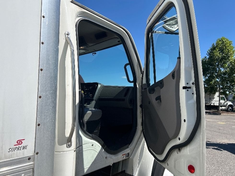 Medium Duty Box Truck-Light and Medium Duty Trucks-Freightliner-2020-M2-Prince George-VA-355,430\n\t\tmiles-$ 22,250 - Image 20