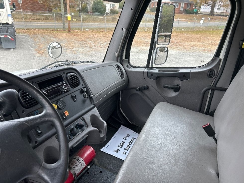 Medium Duty Box Truck-Light and Medium Duty Trucks-Freightliner-2020-M2-Prince George-VA-71,649\n\t\tmiles-$ 69,500 - Image 18