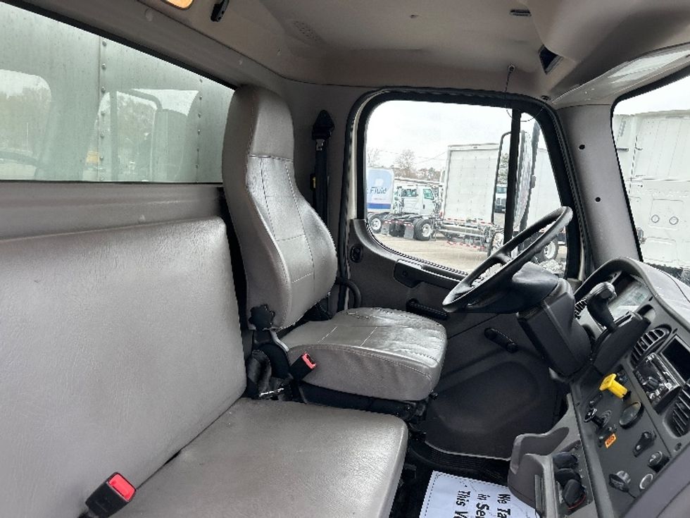 Medium Duty Box Truck-Light and Medium Duty Trucks-Freightliner-2020-M2-Prince George-VA-71,649\n\t\tmiles-$ 69,500 - Image 21