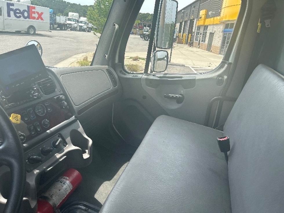 Medium Duty Box Truck-Light and Medium Duty Trucks-Freightliner-2020-M2-Prince George-VA-92,456\n\t\tmiles-$ 73,000 - Image 19