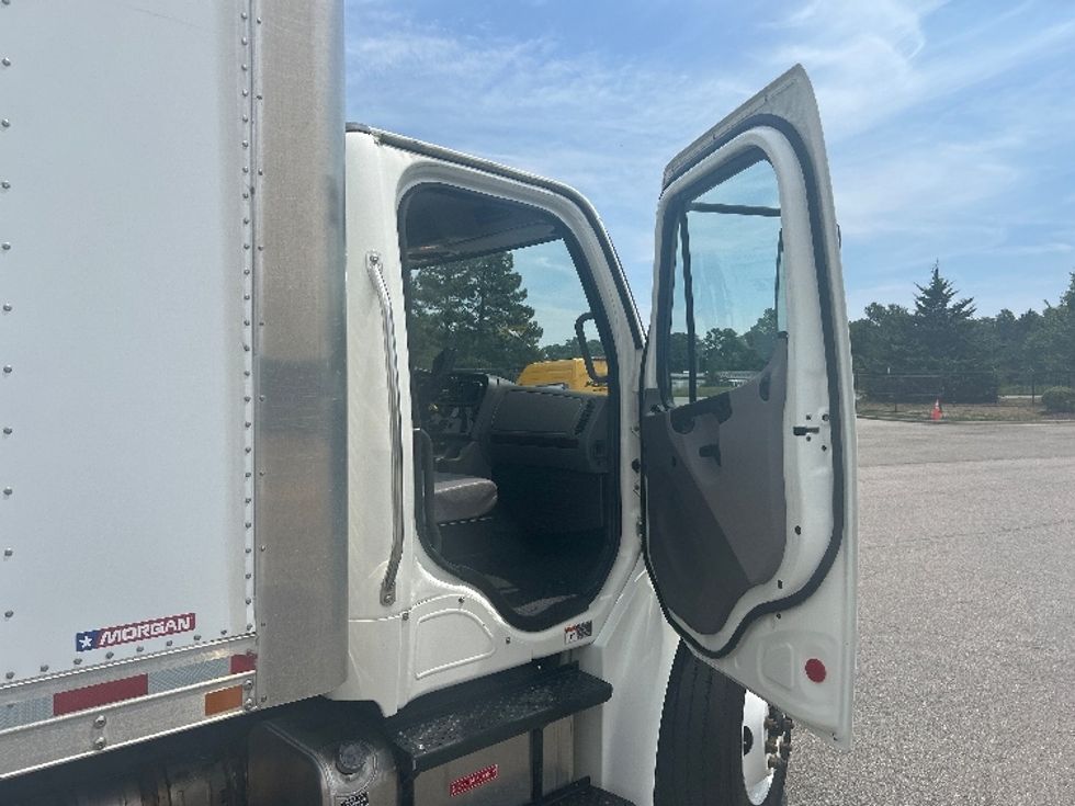 Medium Duty Box Truck-Light and Medium Duty Trucks-Freightliner-2020-M2-Prince George-VA-92,456\n\t\tmiles-$ 73,000 - Image 20