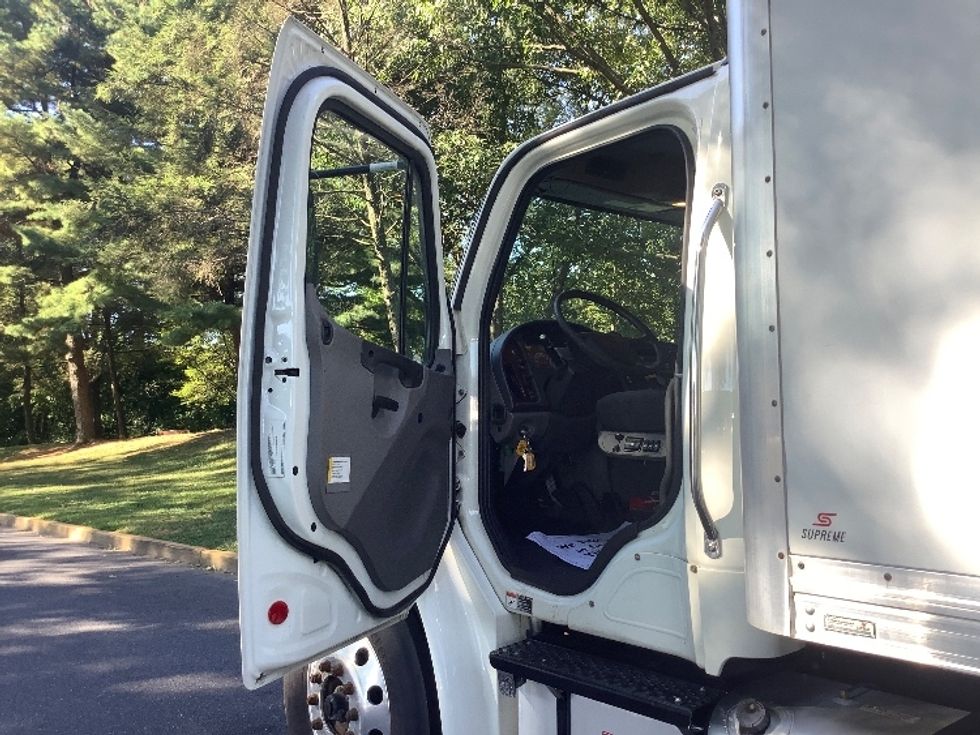 Medium Duty Box Truck-Light and Medium Duty Trucks-Freightliner-2020-M2-Reading-PA-313,424\n\t\tmiles-$ 27,000 - Image 16