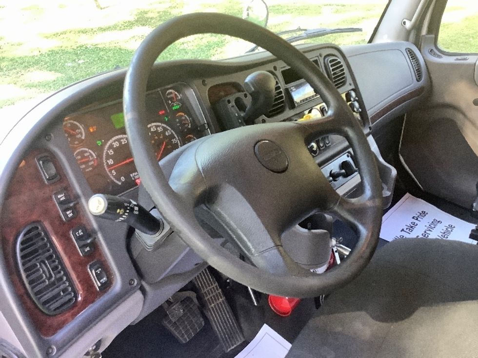 Medium Duty Box Truck-Light and Medium Duty Trucks-Freightliner-2020-M2-Reading-PA-313,424\n\t\tmiles-$ 27,000 - Image 17