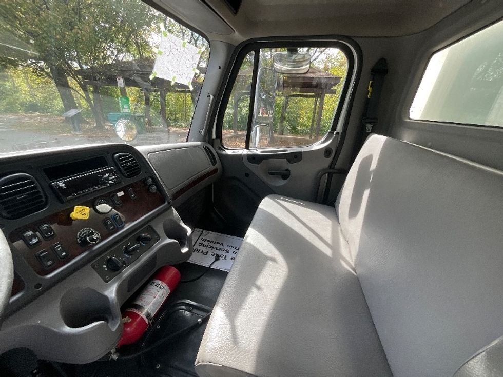 Medium Duty Box Truck-Light and Medium Duty Trucks-Freightliner-2020-M2-Reading-PA-372,103\n\t\tmiles-$ 23,000 - Image 19