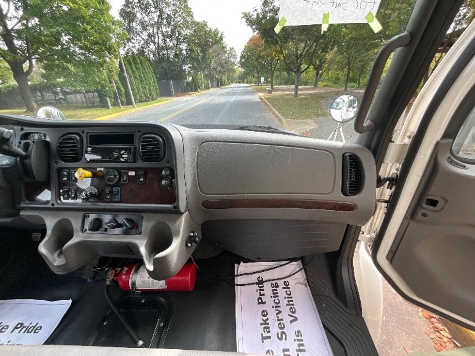 Medium Duty Box Truck-Light and Medium Duty Trucks-Freightliner-2020-M2-Reading-PA-372,103\n\t\tmiles-$ 23,000 - Image 21