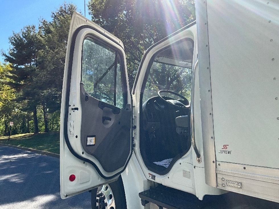 Medium Duty Box Truck-Light and Medium Duty Trucks-Freightliner-2020-M2-Reading-PA-416,302\n\t\tmiles-$ 23,000 - Image 16