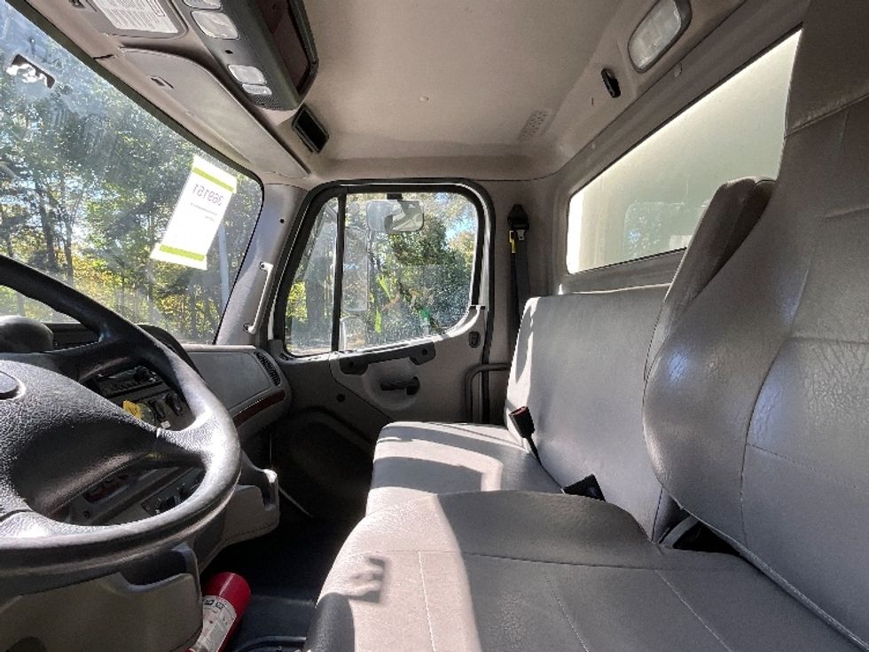 Medium Duty Box Truck-Light and Medium Duty Trucks-Freightliner-2020-M2-Reading-PA-416,302\n\t\tmiles-$ 23,000 - Image 19