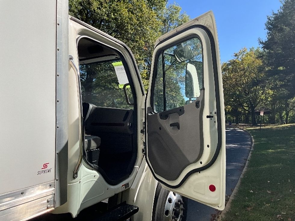 Medium Duty Box Truck-Light and Medium Duty Trucks-Freightliner-2020-M2-Reading-PA-416,302\n\t\tmiles-$ 23,000 - Image 20