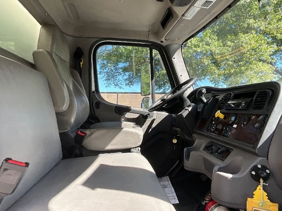 Medium Duty Box Truck-Light and Medium Duty Trucks-Freightliner-2020-M2-Reading-PA-416,302\n\t\tmiles-$ 23,000 - Image 22